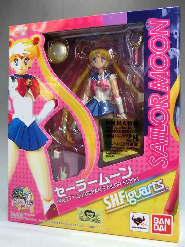 S.H.Figuarts Sailor Moon (With First Edition Exclusive Items)