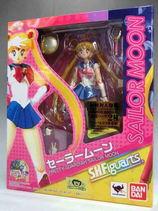 S.H.Figuarts Sailor Moon (With First Edition Exclusive Items)